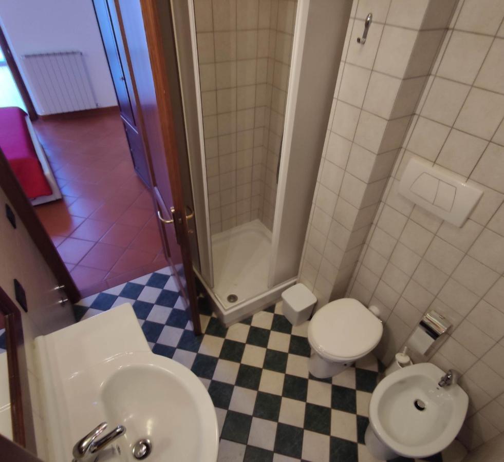 M & M Pinzi Suite Apartment Montepulciano Stazione Екстериор снимка